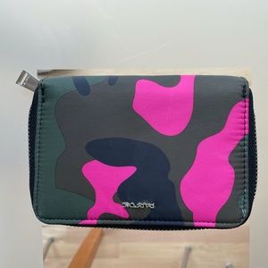 Brand New !! Parfois Wallet Camouflage